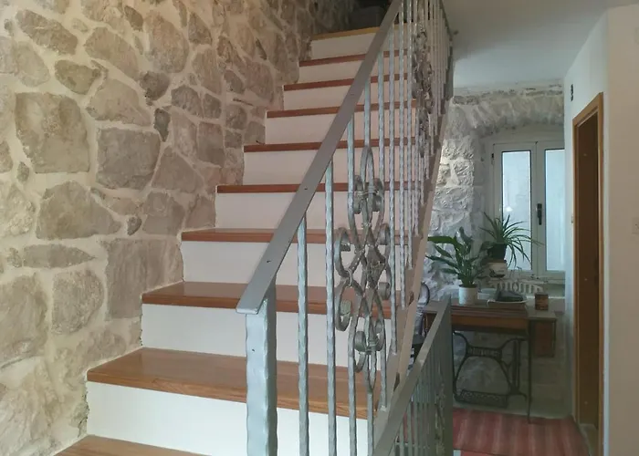 Гостьовий будинок Milea 3*